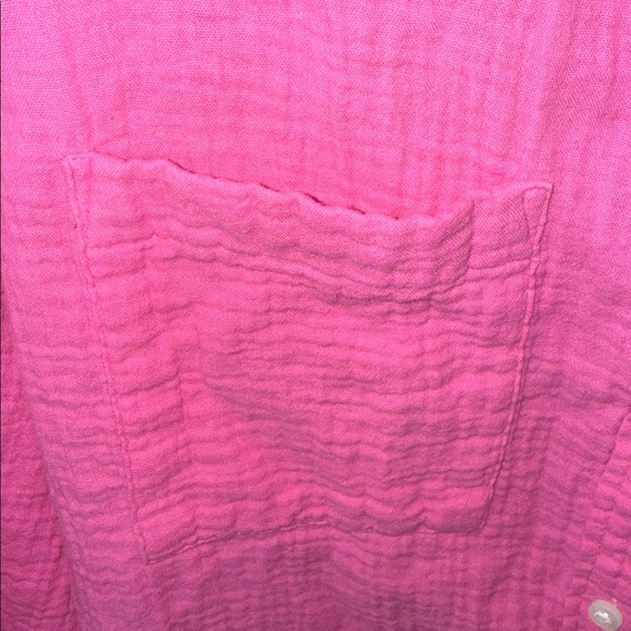 GAP Women’s Pink Button Down - Picture 5 of 6